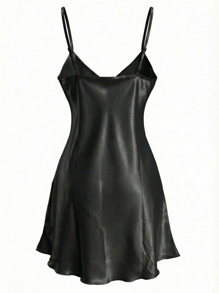 1960s Lace V-Neck Solid  Spaghetti Strap Nightgown