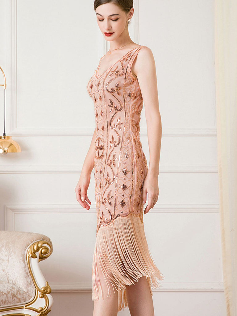 This 1920s Gatsby Sequins Tassel Oblique Hem Dress wraps her in 1920s elegance, one twirl at a time