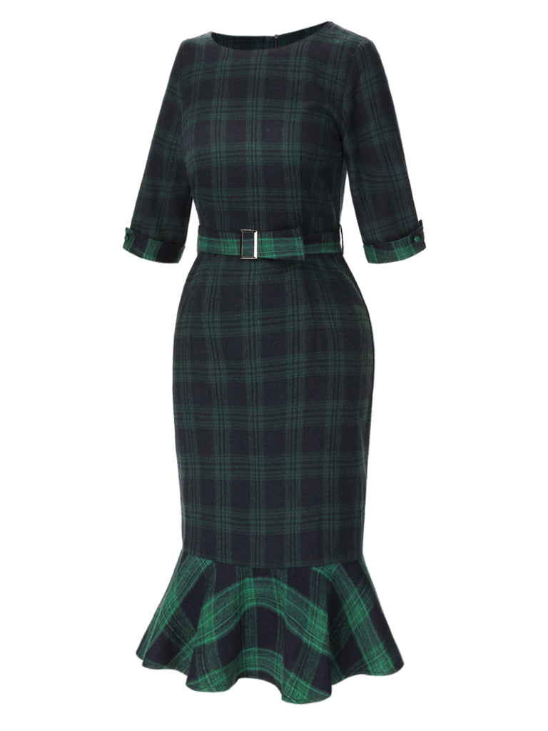 This 1930s Crew Neck Tartan Plaid Belted Mermaid Dress wraps her in 1930s elegance, one twirl at a time
