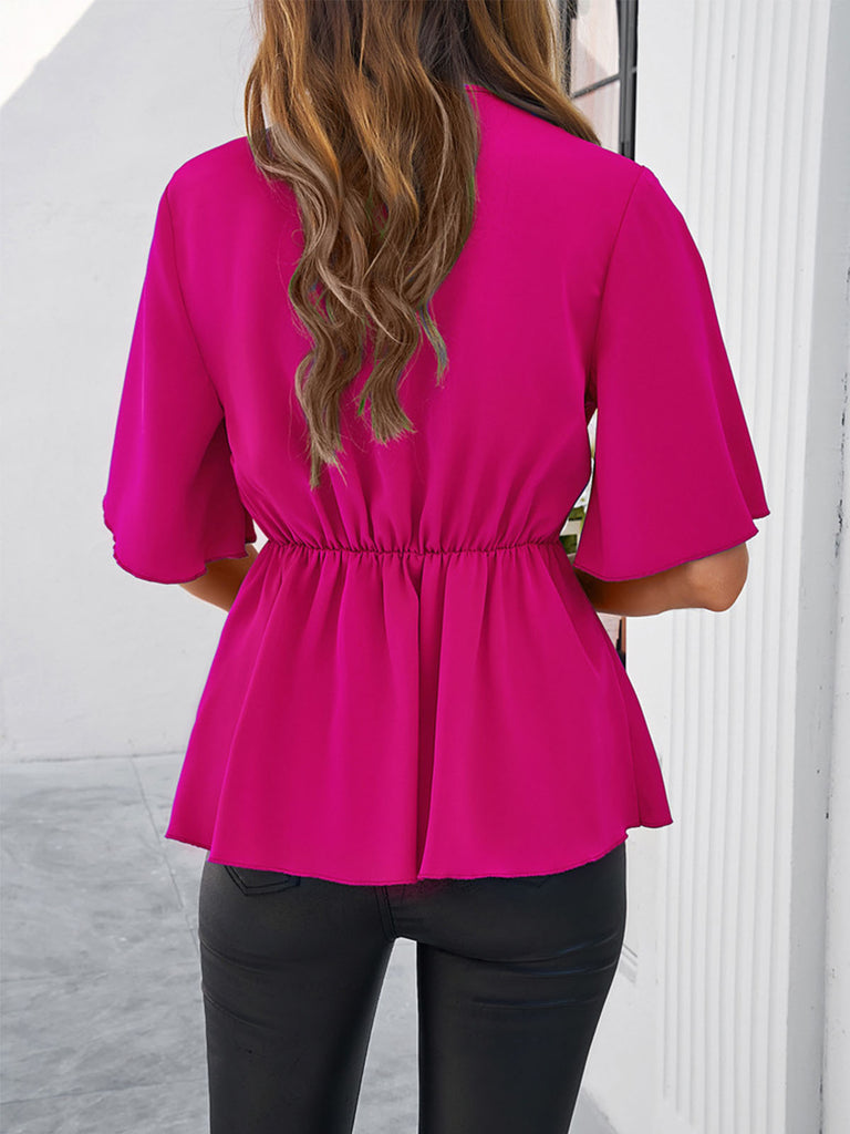This 1930s Elegant Short-Sleeved Tie Waist Blouse brings 1930s soul to her everyday