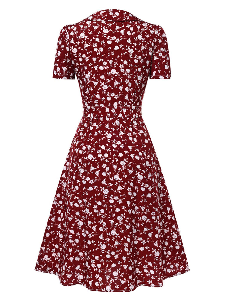 She slips into this 1940s Lapel Buttons Ditsy Floral Dress and suddenly it's a 1940s daydream