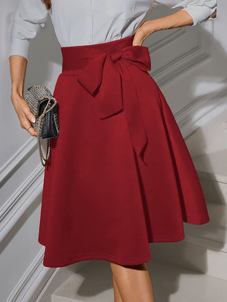 She sways in this 1940s Solid High Waist Lace-Up Skirt and it's pure 1940s magic