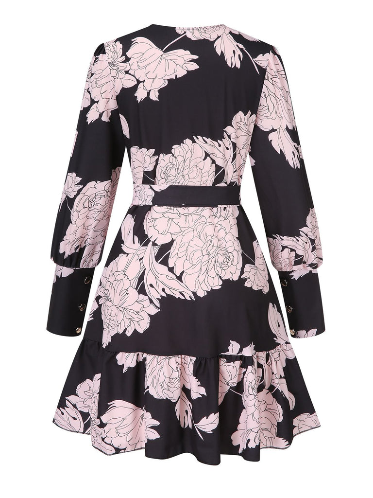 This 1940s V-Neck Peony Floral Belted Dress wraps her in 1940s elegance, one twirl at a time