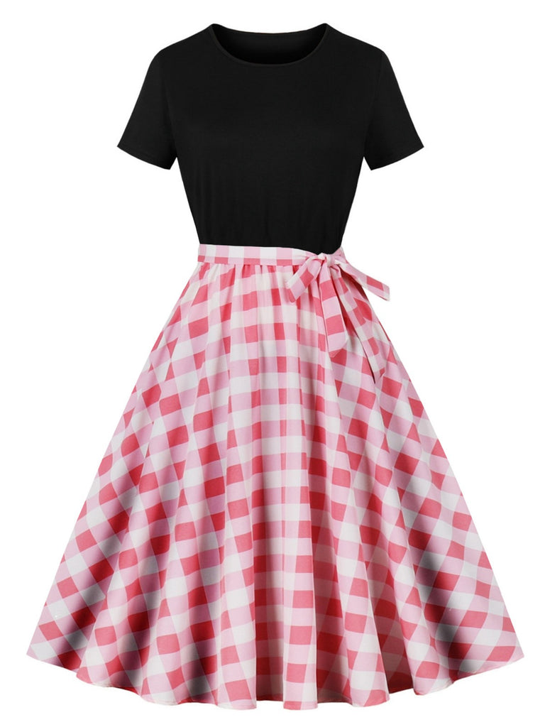 She slips into this 1950s Crew Neck Patchwork Swing Dress and suddenly it's a 1950s daydream