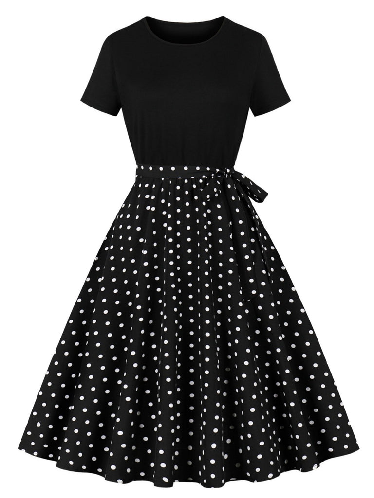 This 1950s Crew Neck Patchwork Swing Dress wraps her in 1950s elegance, one twirl at a time