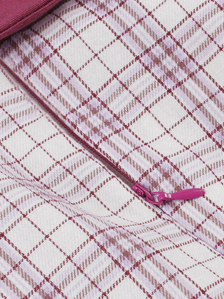 This 1950s Lapel Glen Check Belted Dress wraps her in 1950s elegance, one twirl at a time