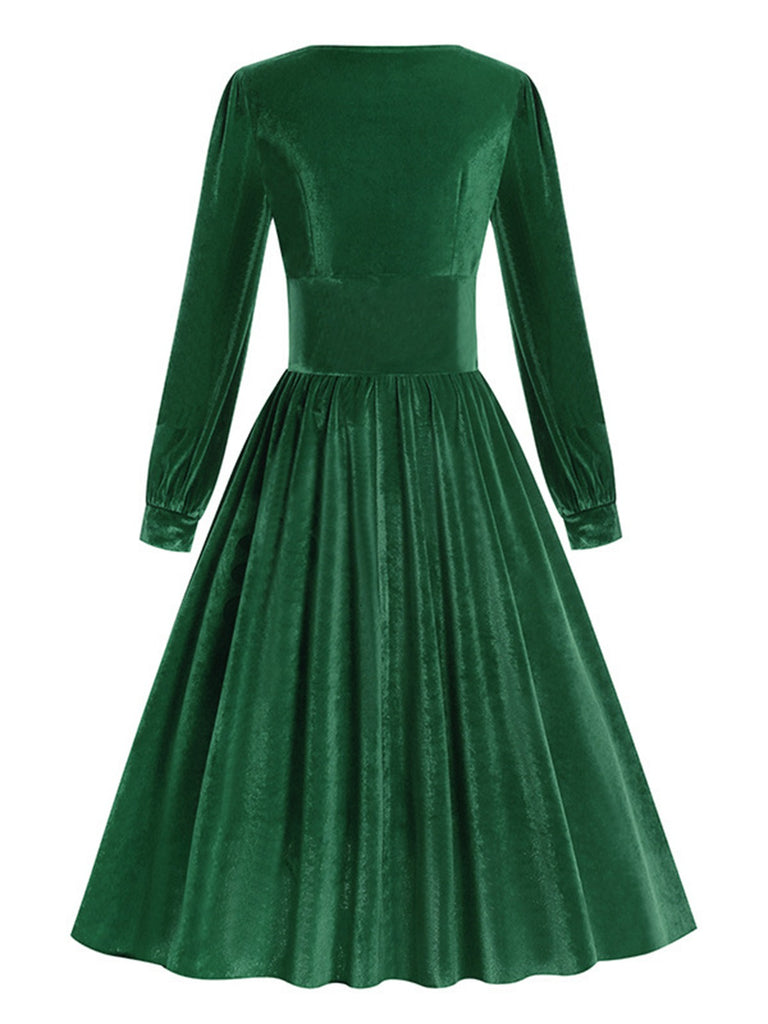 This 1950s Solid Square Neck Velvet Dress wraps her in 1950s elegance, one twirl at a time