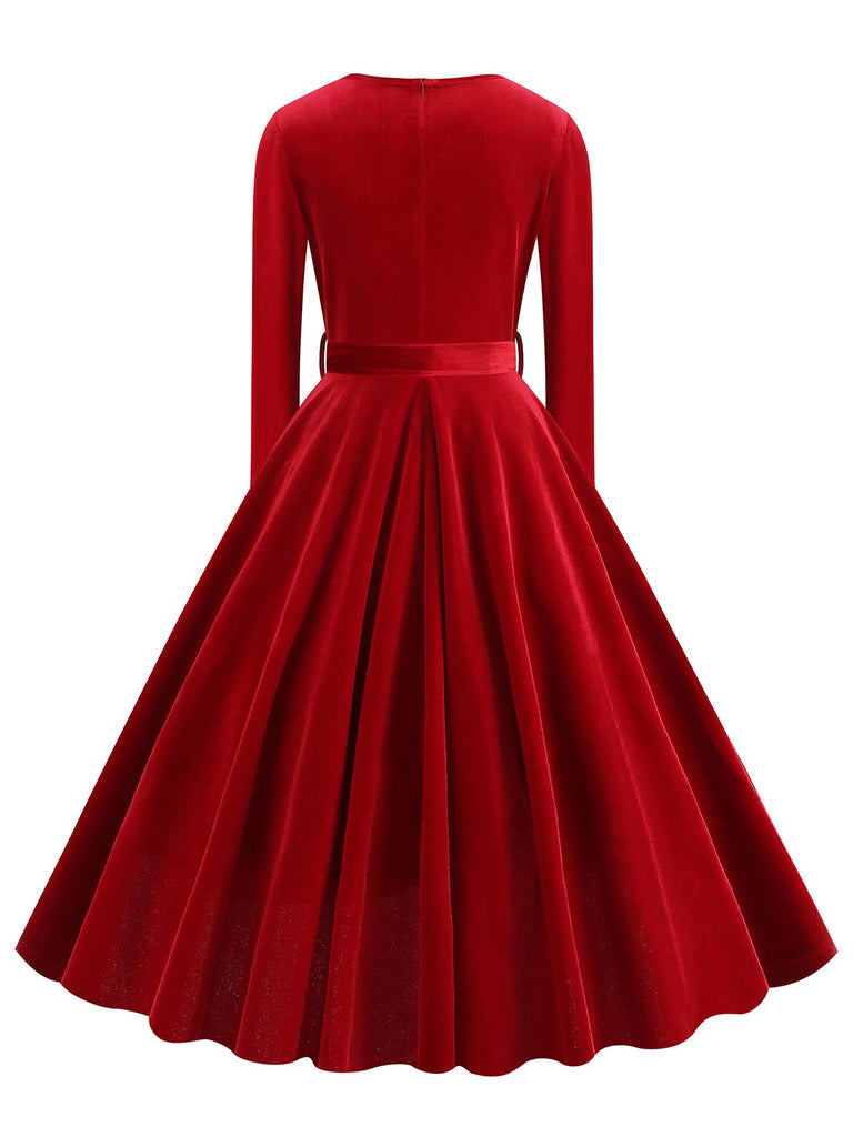 This 1950s Solid Velvet V-Neck Swing Dress wraps her in 1950s elegance, one twirl at a time