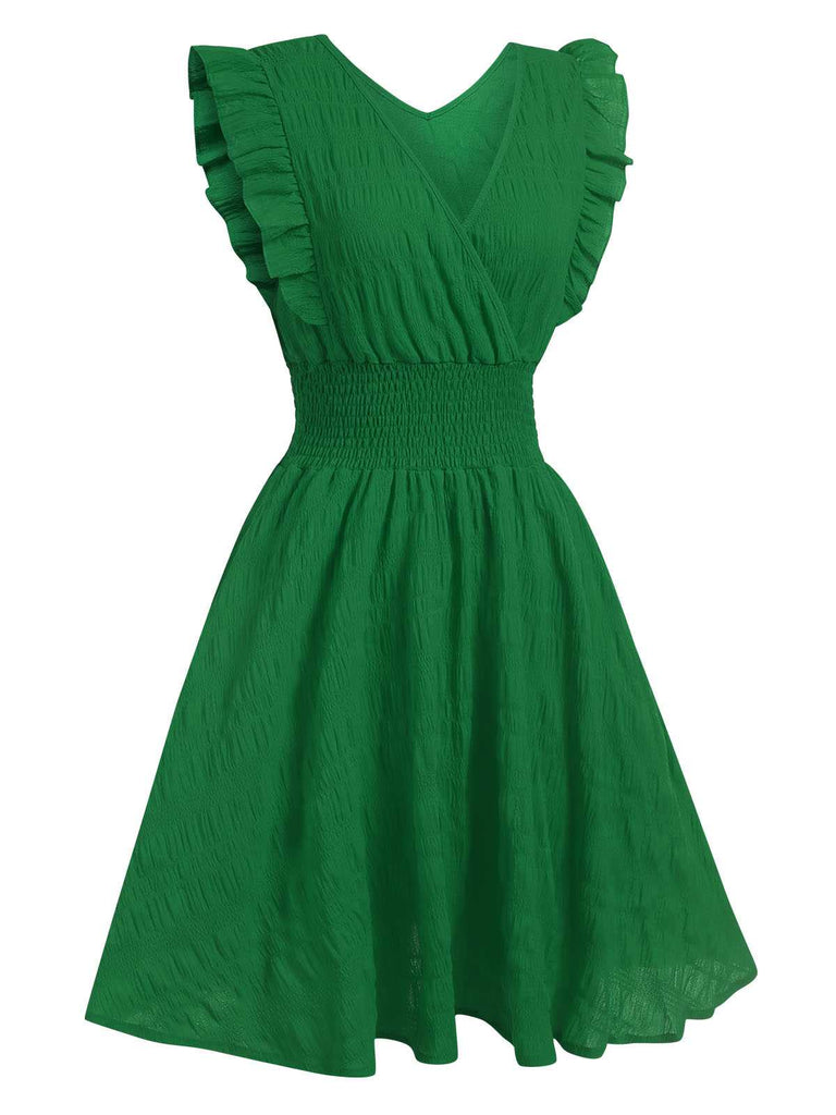 She slips into this 1950s V-Neck Smocked Waist Ruffles Sleeveless Dress and suddenly it's a 1950s daydream