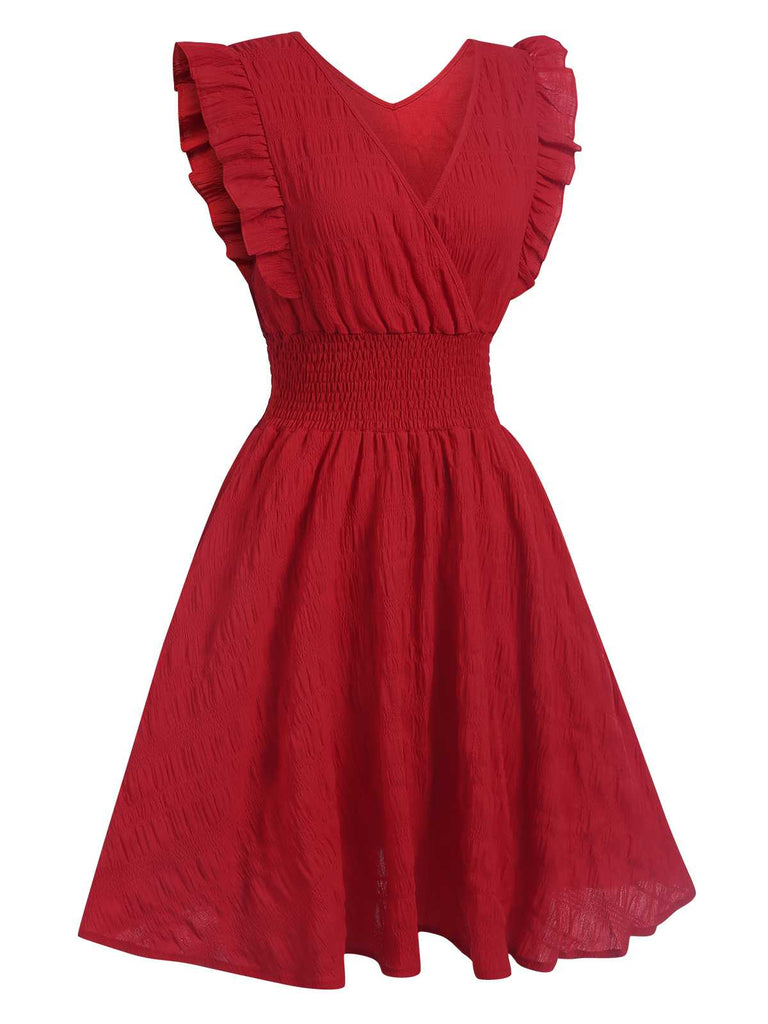 This 1950s V-Neck Smocked Waist Ruffles Sleeveless Dress wraps her in 1950s elegance, one twirl at a time