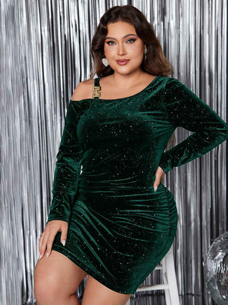 She slips into this 1960s Christmas Glitter Velvet Bodycon Dress and suddenly it's a 1960s daydream