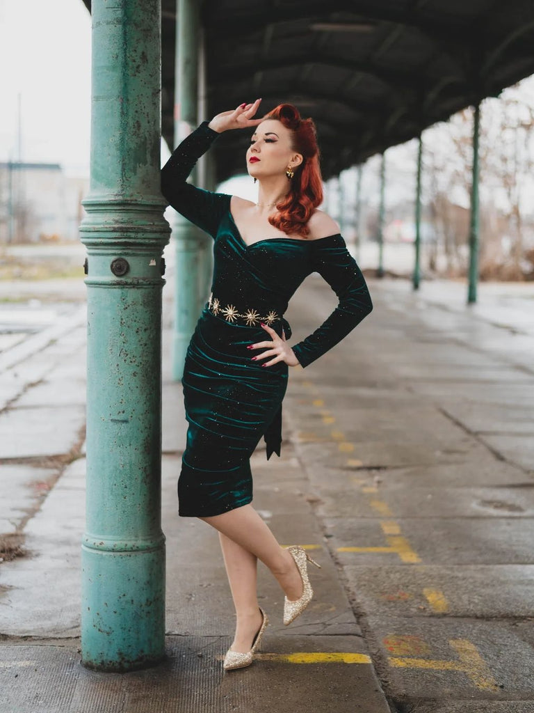 1960s Solid Off-Shoulder Velvet Dress: timeless style reimagined