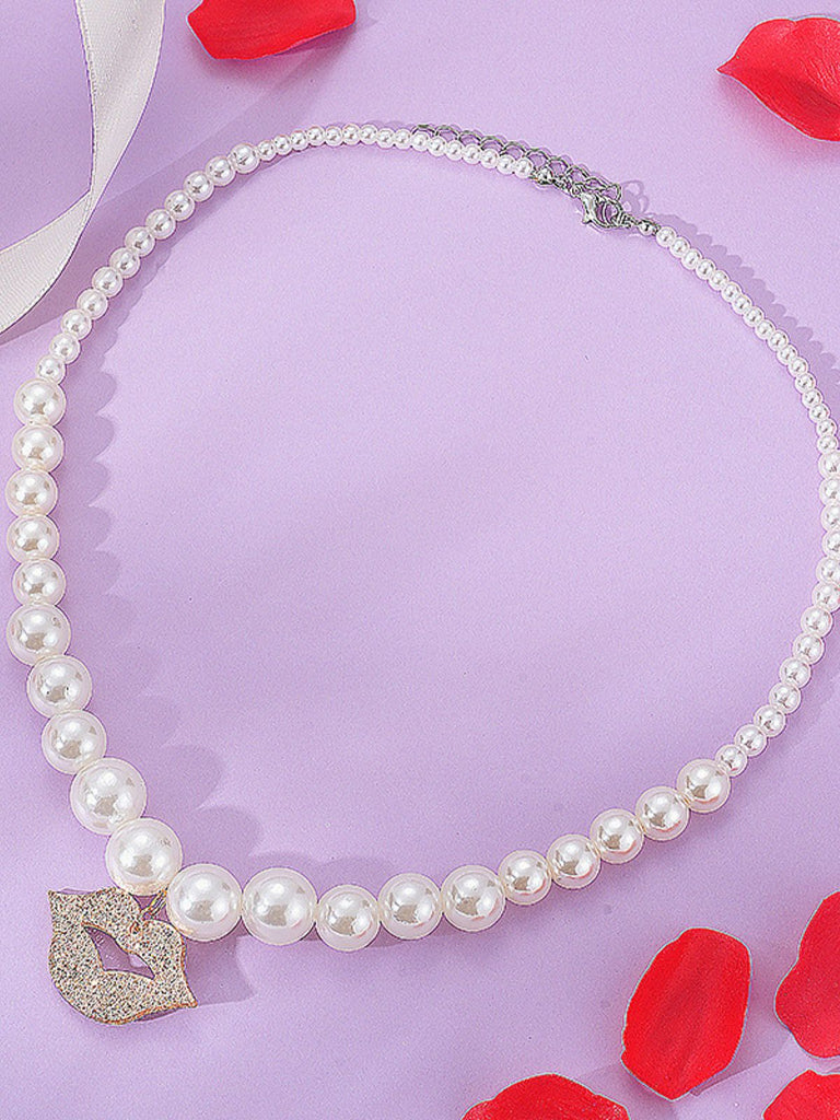 Lips Pendant Pearl Vintage Necklace