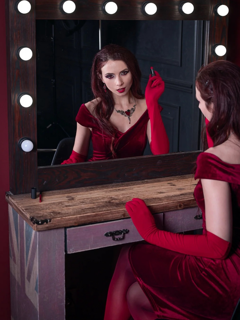 Wine Red 1960s Velvet Bodycon Dress