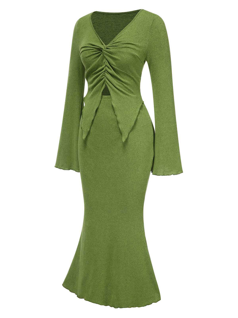 This 2PCS Olive Green 1930s V-Neck Top & Mermaid Skirt brings 1930s soul to her everyday