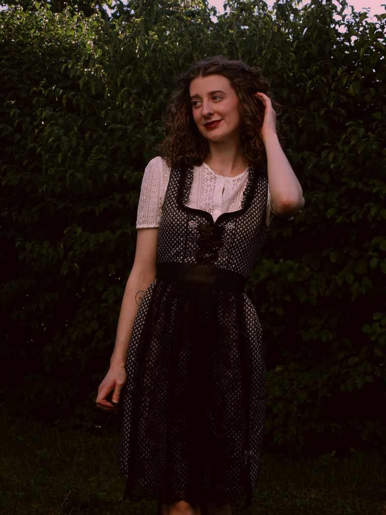 2PCS Black 1950s Ethnic Floral Lace-Up Dress & Apron