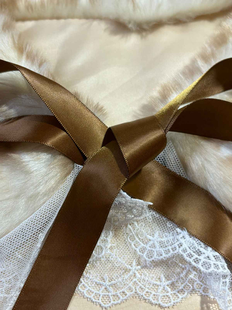 Retro Lace Trim Deer Bow Faux Fur Collar