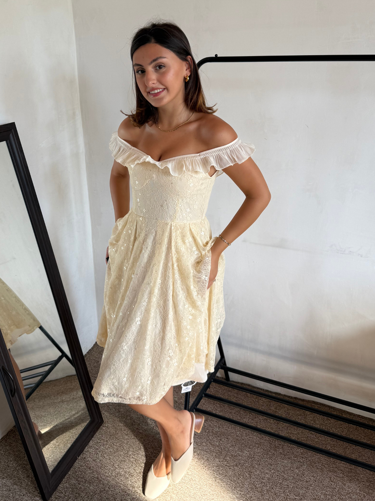Beige 1950s Lace Ruffle Sweetheart Neck Swing Dress