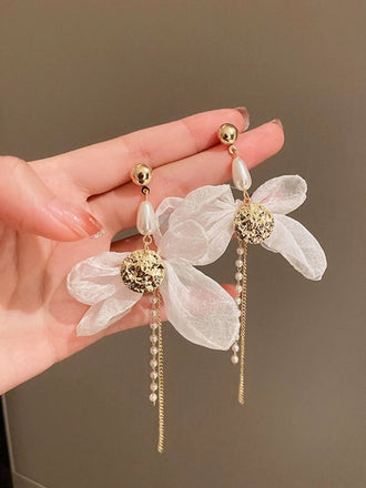 Retro Alloy 3D Bow Beaded Earrings