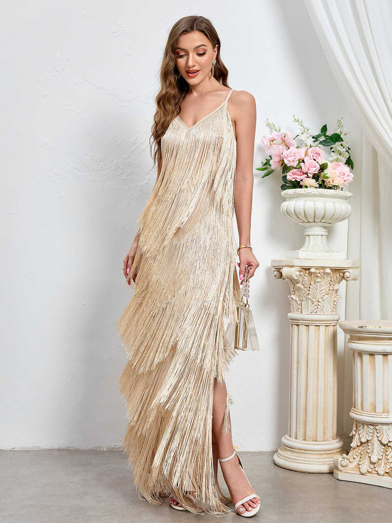 This Beige 1920s Tassel Spaghetti Straps Maxi Dress wraps her in 1920s elegance, one twirl at a time