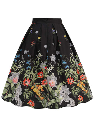 She sways in this Black 1950s Floral Pleated Swing Skirt and it's pure 1950s magic