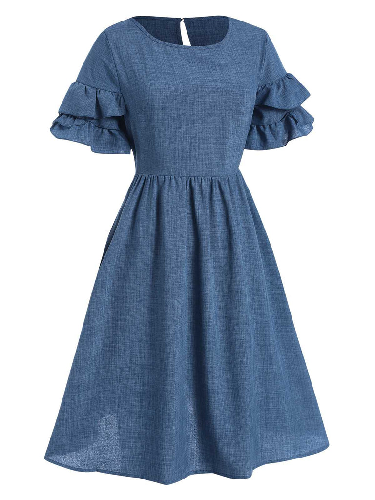 This Blue 1940s Layered Ruffle Sleeve A-Line Dress wraps her in 1940s elegance, one twirl at a time