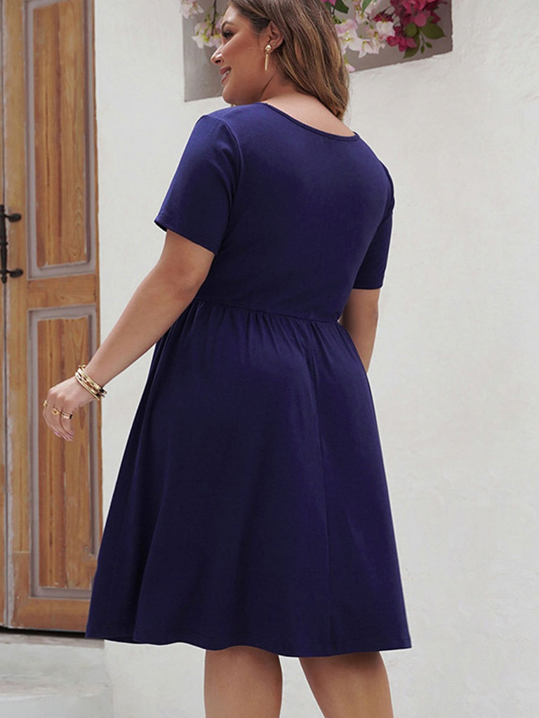 This Deep Blue 1950s Solid Front Cross Dress wraps her in 1950s elegance, one twirl at a time