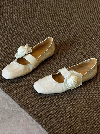 Removable 3D Floral Faux-Lambskin Mary Jane Flat Shoes, vintage fashion, retro style, classic design, women, elegant