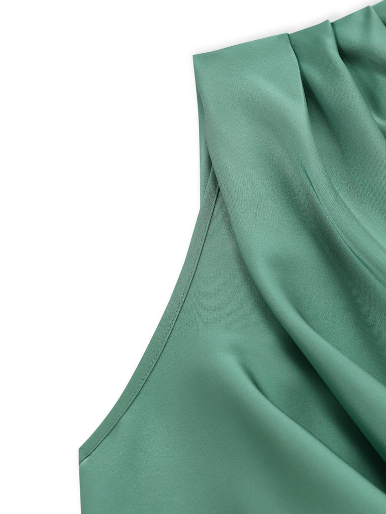 She finds her 1940s story in this Green 1940s Solid Mock Jumpsuit