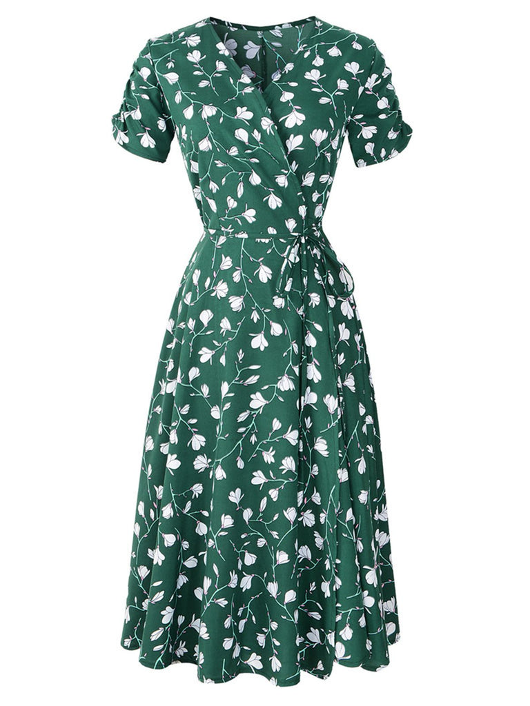 She slips into this Green 1940s V-Neck Floral Dress and suddenly it's a 1940s daydream
