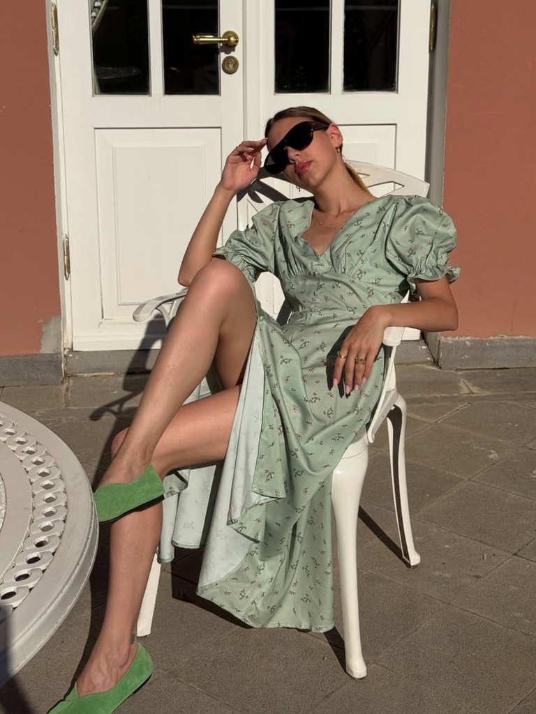 Green 1940s V-Neck Floral Lantern Sleeves Dress - vintage dress, retro fashion