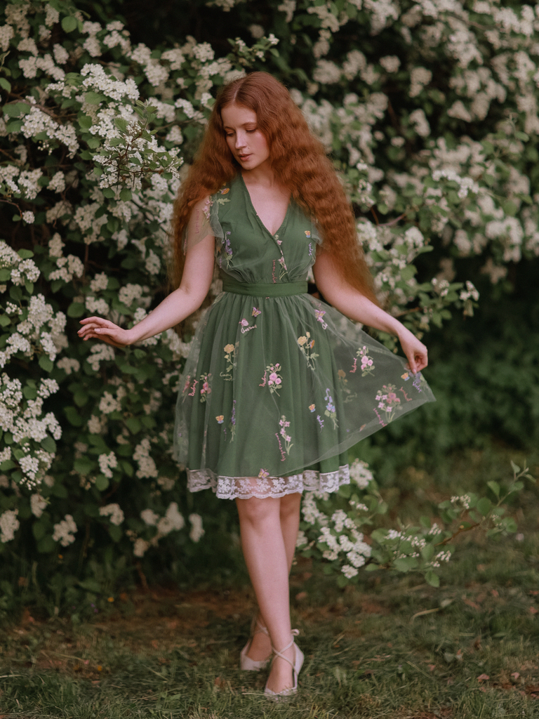 Green 1950s Floral Puff Sleeve Mesh Embroidered Dress, vintage dress, retro fashion, rockabilly, pin-up fashion - perfect for women who love vintage and retro fashion