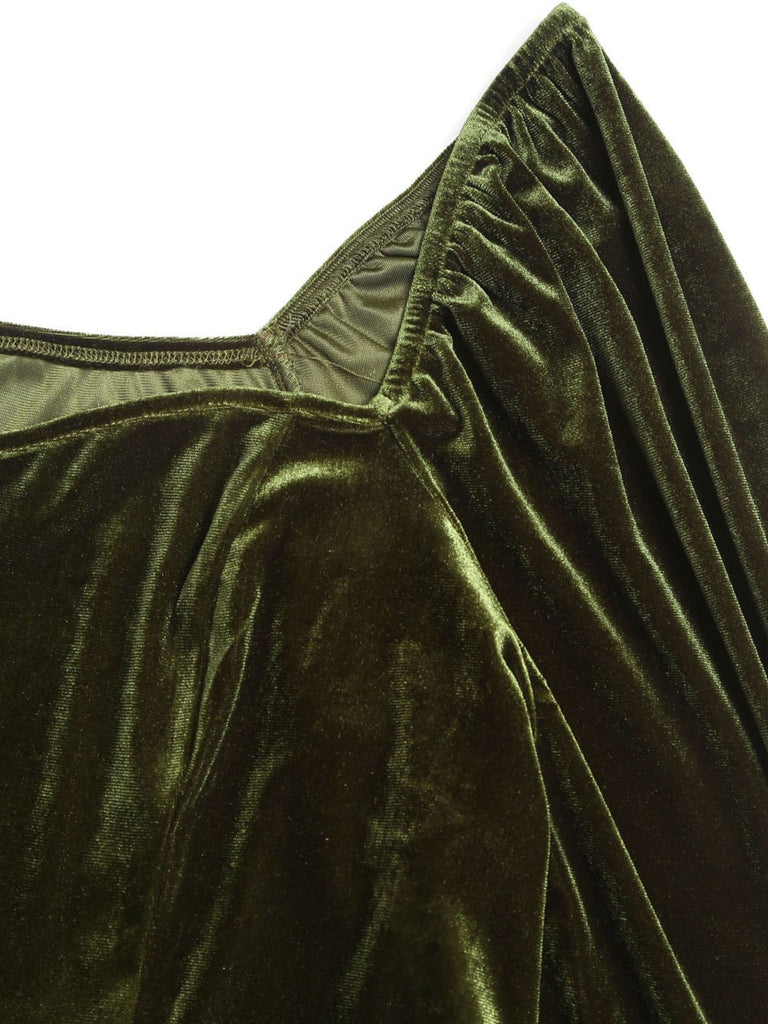 This Green 1960s Solid Sweetheart Wrap Dress wraps her in 1960s elegance, one twirl at a time