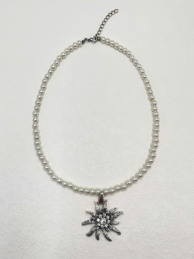 Pearl Floral Pendant Statement Necklace, vintage fashion, retro style - perfect for women who love vintage and retro fashion