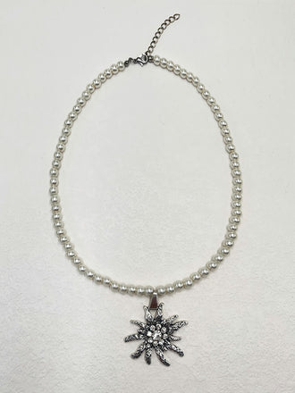 Pearl Floral Pendant Statement Necklace, vintage fashion, retro style - perfect for women who love vintage and retro fashion