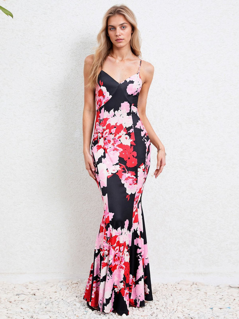 This Pink 1930s Spaghetti Strap Floral Mermaid Dress wraps her in 1930s elegance, one twirl at a time