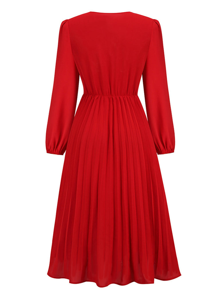 This Red 1940s V-Neck Solid Pleated Dress wraps her in 1940s elegance, one twirl at a time