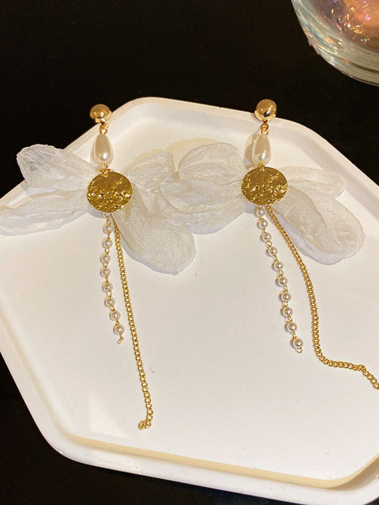 Retro Alloy 3D Bow Beaded Earrings: 1950s detail work for the woman who notices