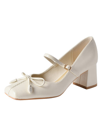 She finds her 1950s story in this Retro Bow Square Toe High Heel Shoes