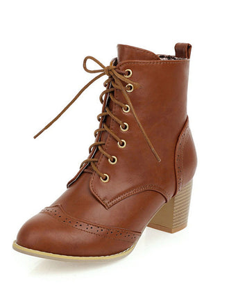 She finds her 1950s story in this Retro Leather Medium Heel Lace-Up Combat Boots