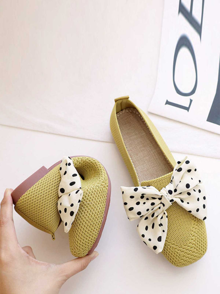 She finds her 1950s story in this Retro Polka Dot Bow Soft Sole Shoes