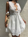 White 1970s V Neck Vintage Top 4
