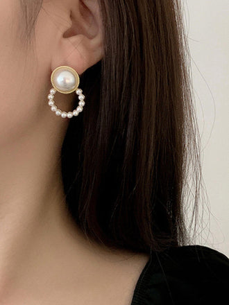 White Vintage Pearl Ear Clips