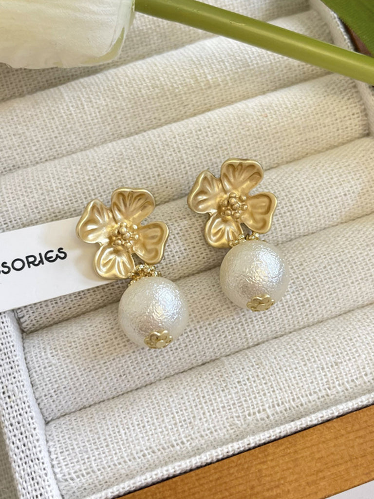 Retro Alloy Flower Pearl Earrings