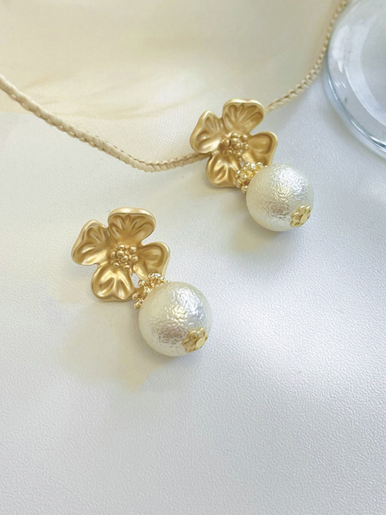 Retro Alloy Flower Pearl Earrings