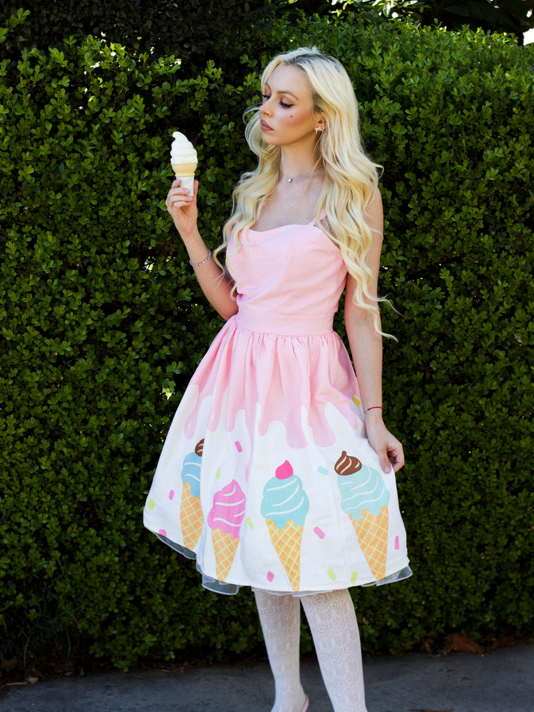 Pink 1950s Ice-Cream Sweetheart Neck Dress