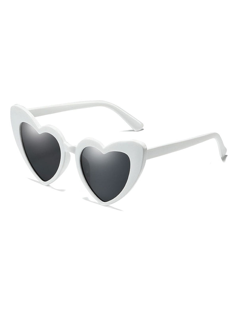Vintage Alloy Temple Heart Frame Sunglasses — vintage elegance for the modern woman