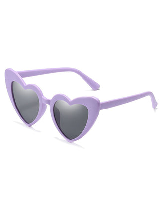 Vintage Alloy Temple Heart Frame Sunglasses: timeless style reimagined
