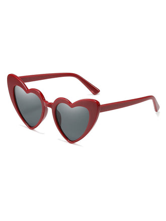 Vintage Alloy Temple Heart Frame Sunglasses: timeless style reimagined