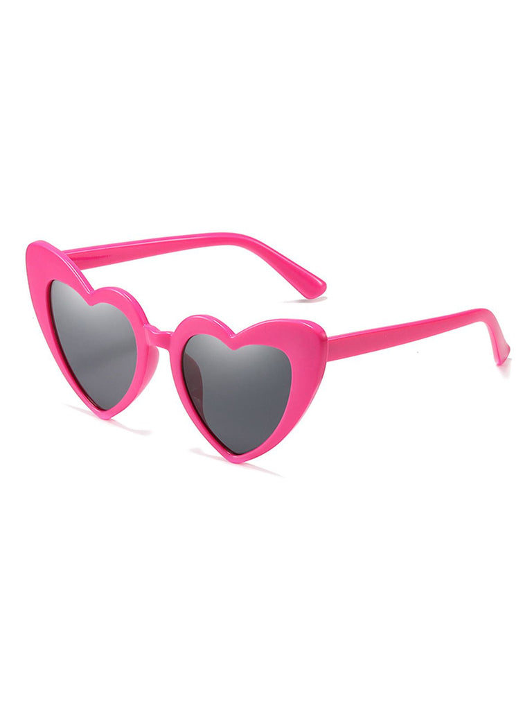 Vintage Alloy Temple Heart Frame Sunglasses — vintage elegance for the modern woman